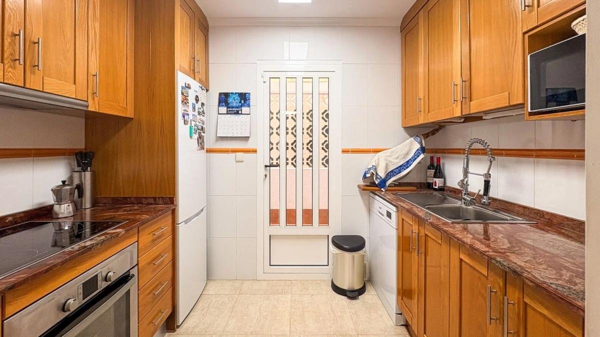 Chalet pareado en calle Bahia, 147