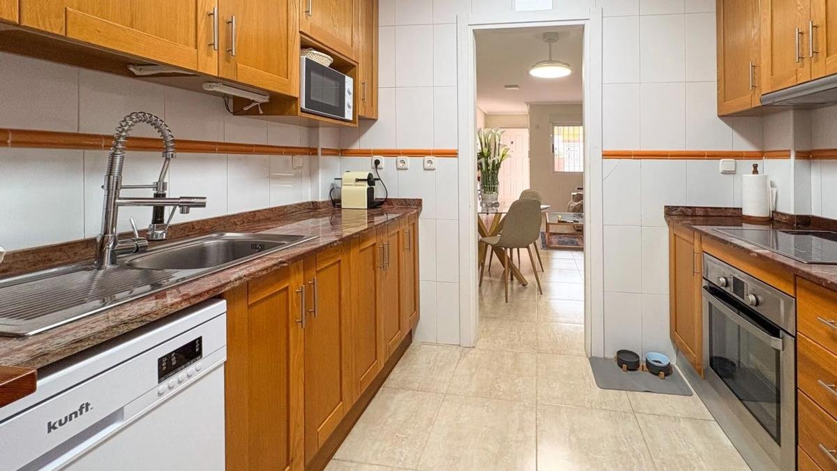 Chalet pareado en calle Bahia, 147