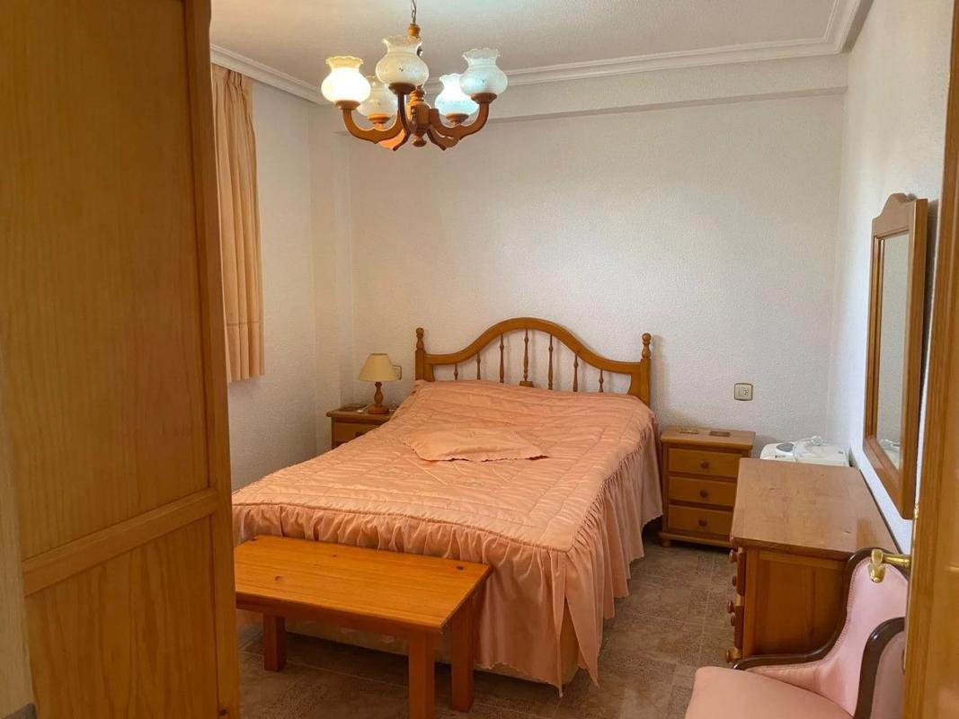 property-472440-11-medium Piso en Urbanizaciones