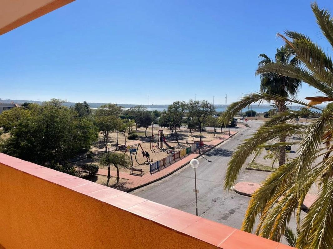 property-472440-2-medium Piso en Urbanizaciones