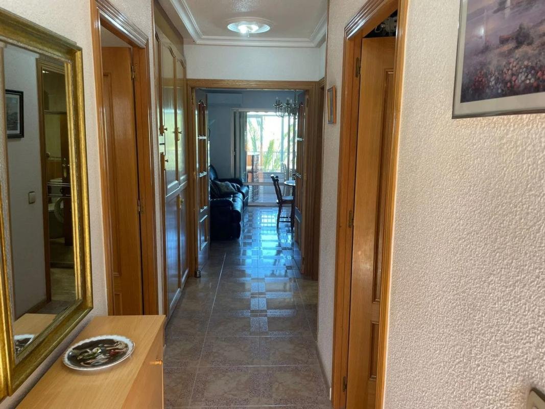 property-472440-4-medium Piso en Urbanizaciones