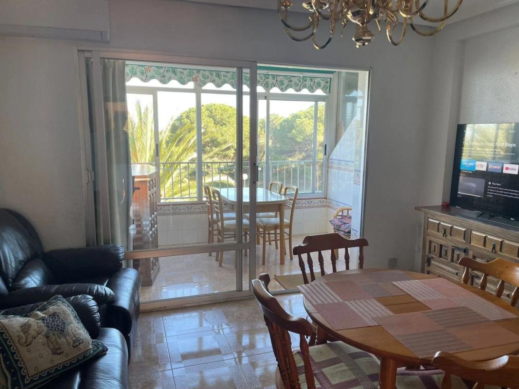 property-472440-5-medium Piso en Urbanizaciones