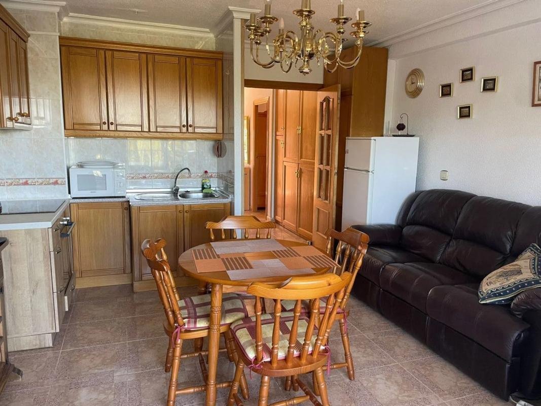 property-472440-8-medium Piso en Urbanizaciones