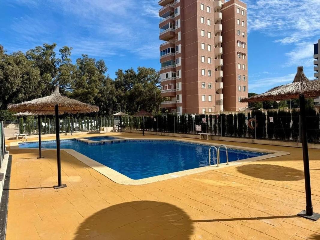 property-472497-1-medium Piso en calle Celestino Verdú, 1