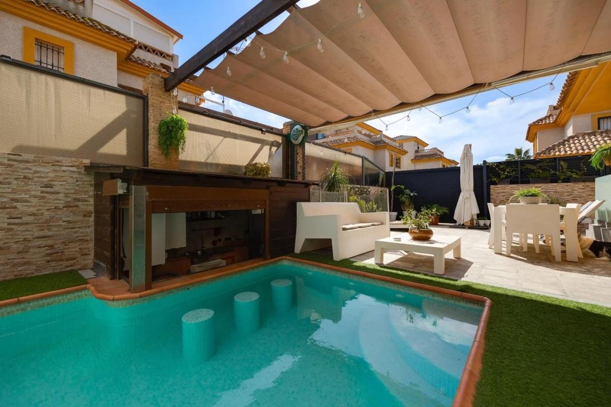 Casa independiente en CL Herreda La