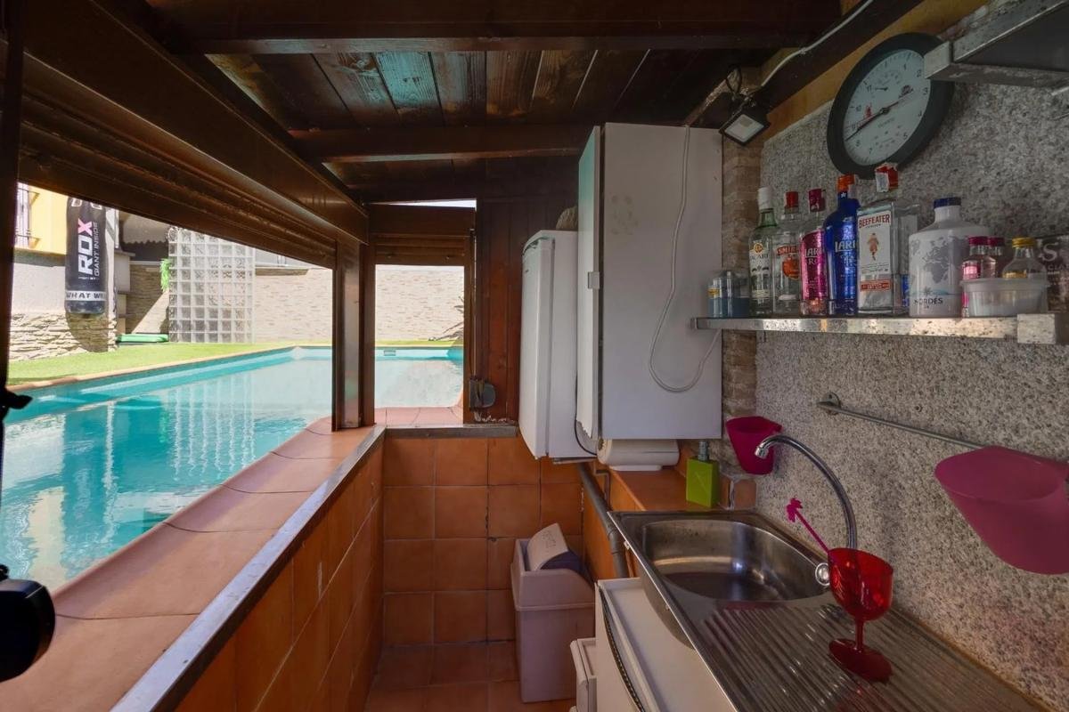 Casa independiente en CL Herreda La