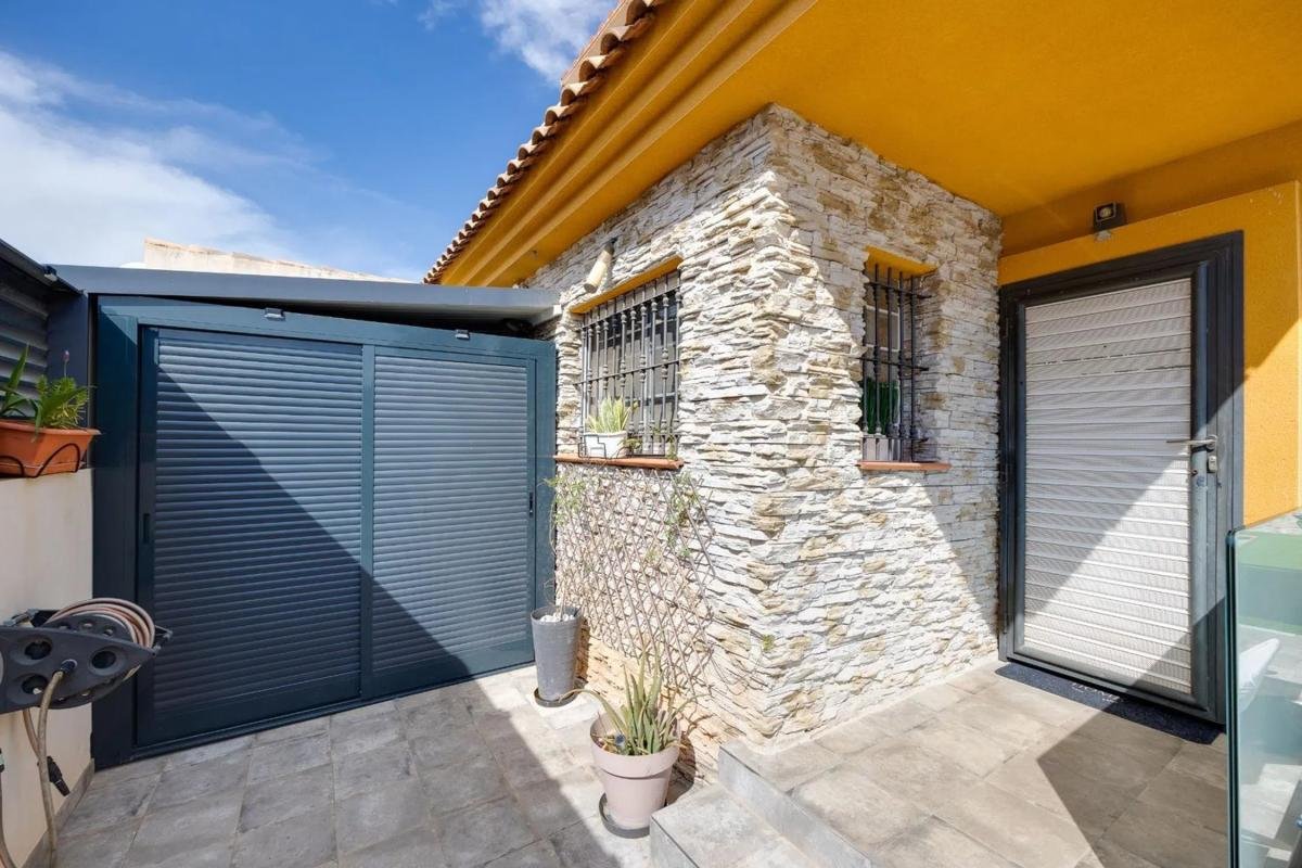 Casa independiente en CL Herreda La
