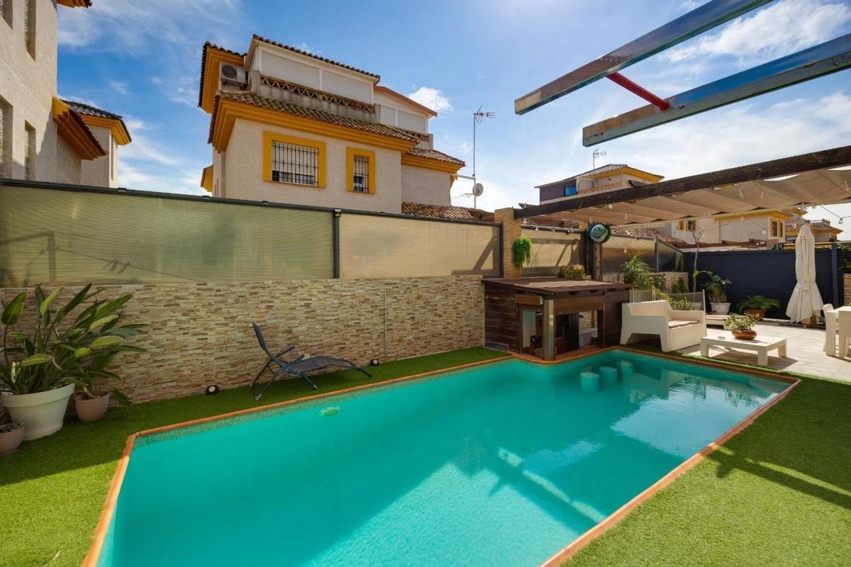 Casa independiente en CL Herreda La