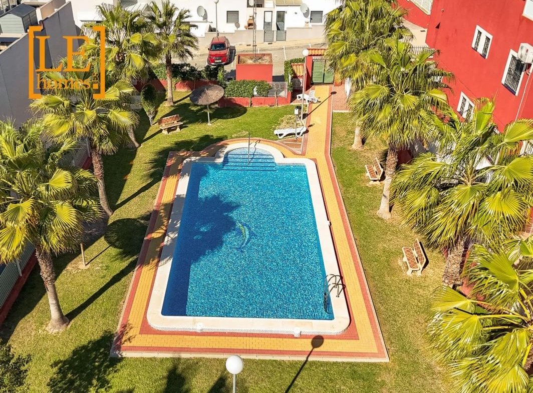 Piso en calle Lago Bañolas, 2