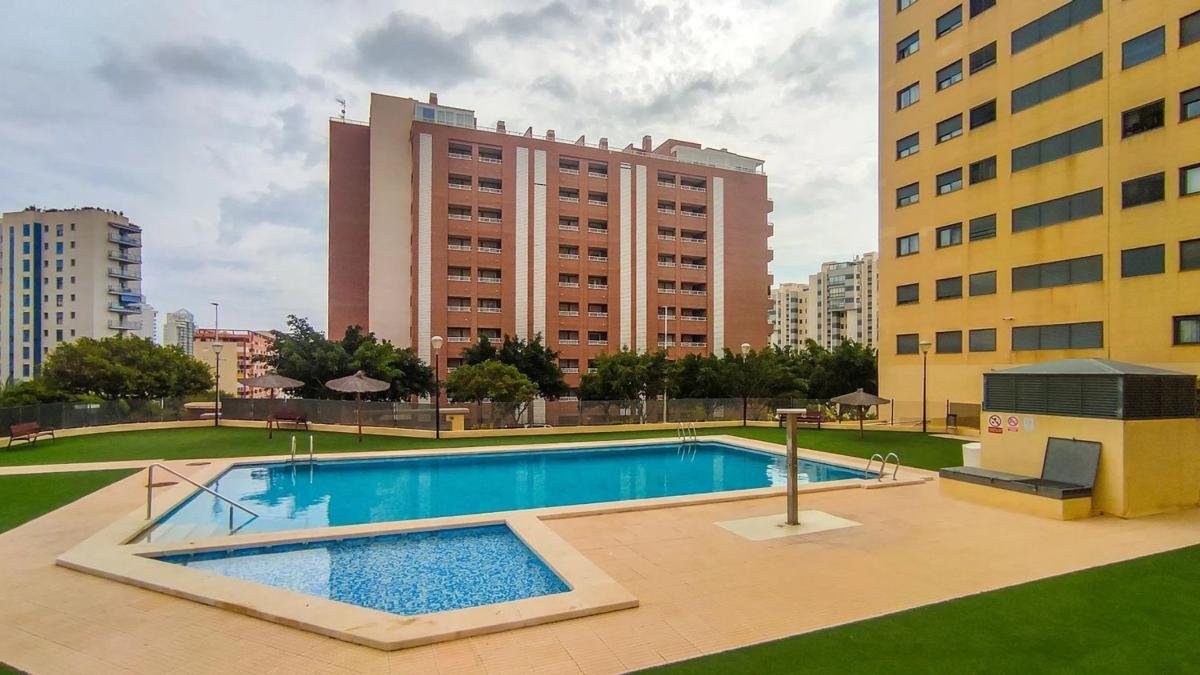 Piso en avenida Mestral, 6