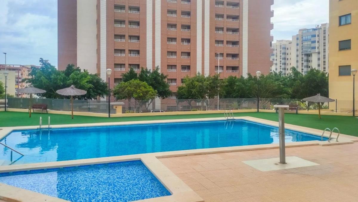 Piso en avenida Mestral, 6