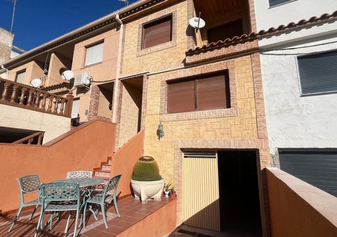 property-479545-1-medium Chalet pareado en calle San Miguel
