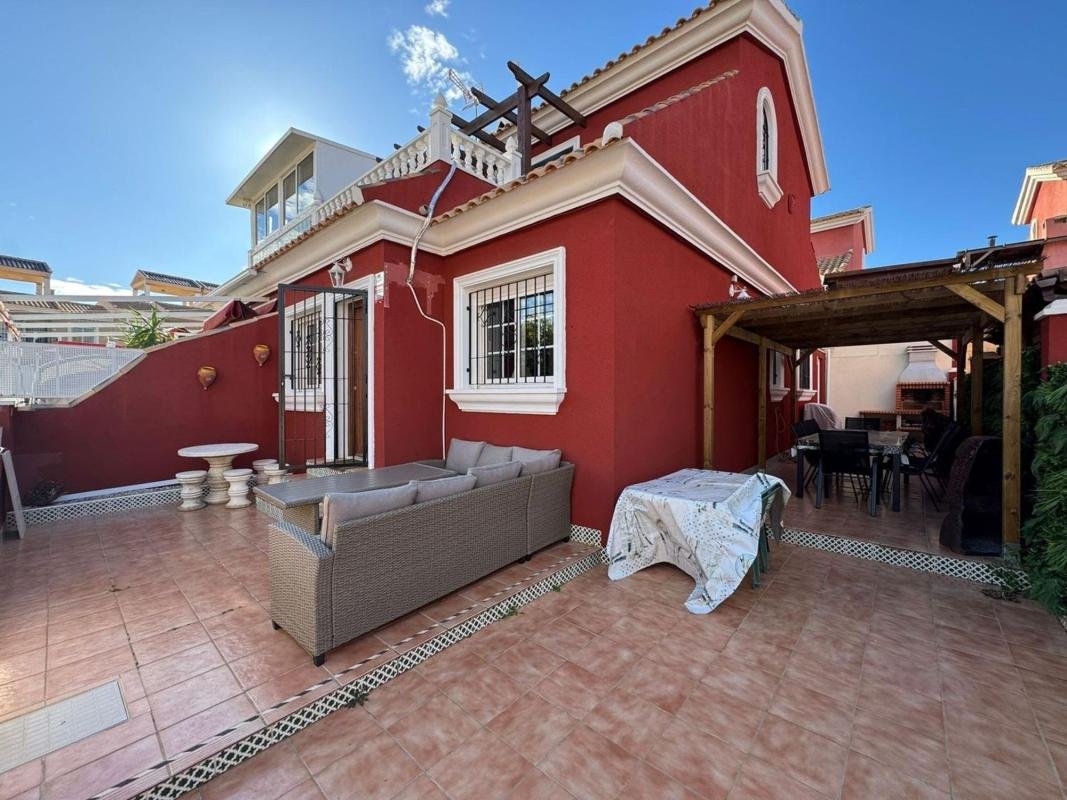 property-493466-1-medium Chalet adosado en calle Ebro, 5