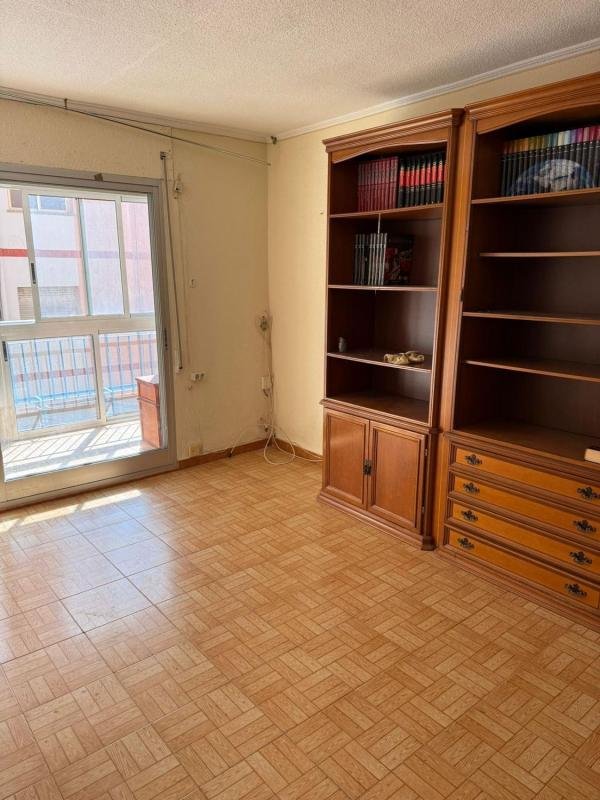 property-497375-3-medium Piso en calle Escorpión