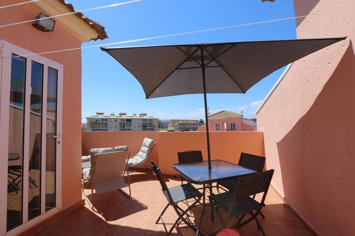 property-498765-1-medium Piso en calle Trepadora