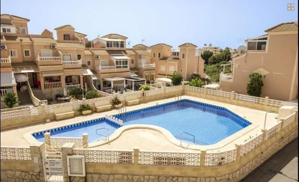 property-498765-2-medium Piso en calle Trepadora