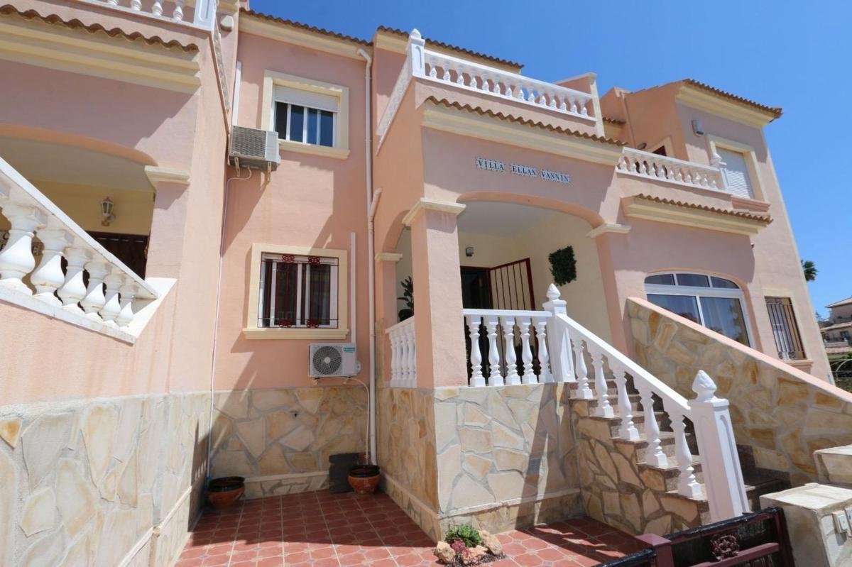 property-498765-3-medium Piso en calle Trepadora
