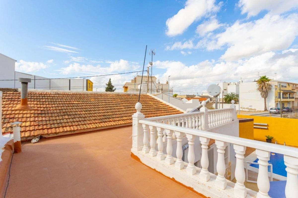 property-499473-1-medium Chalet adosado en calle Capitán Cortés