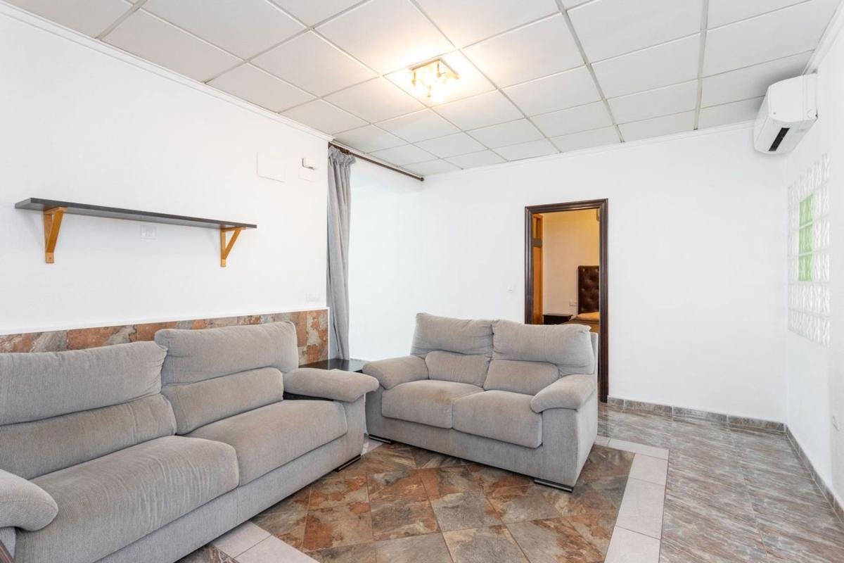 property-499473-10-medium Chalet adosado en calle Capitán Cortés