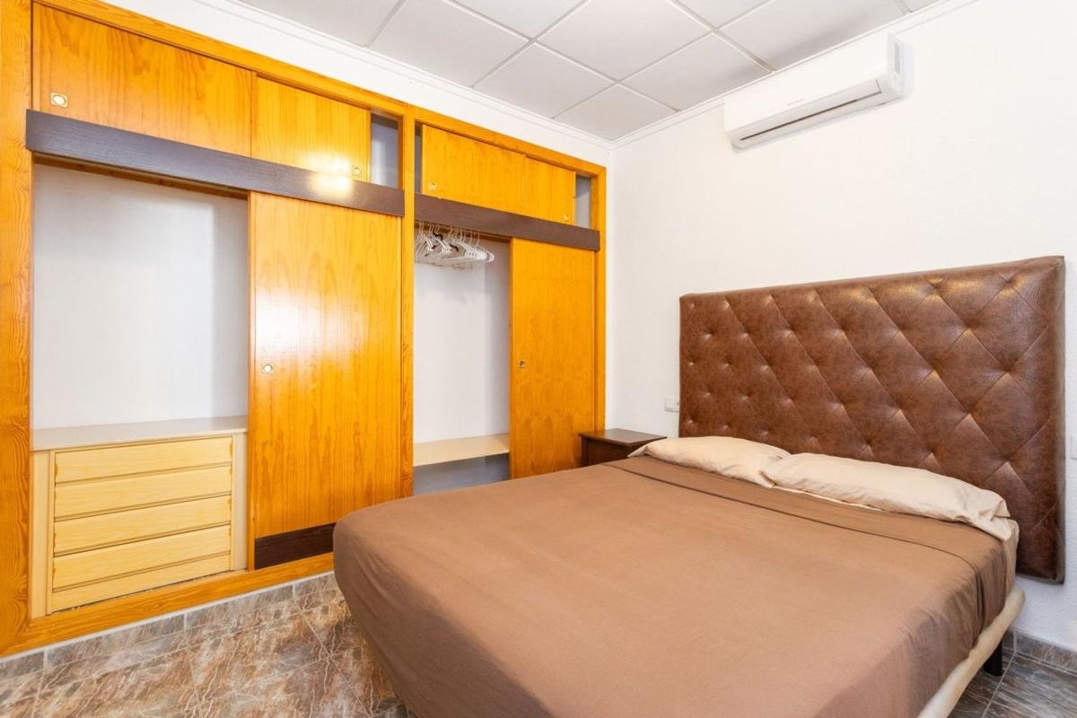 property-499473-18-medium Chalet adosado en calle Capitán Cortés