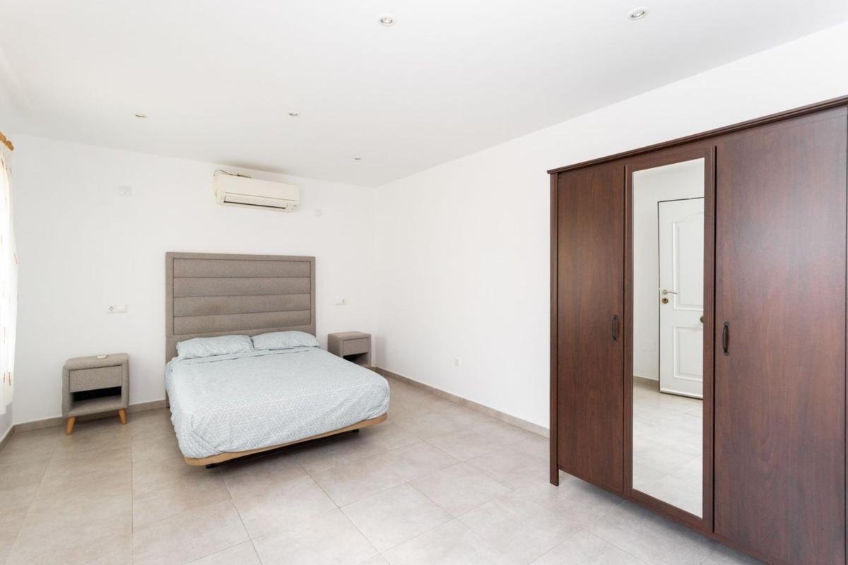 property-499473-24-medium Chalet adosado en calle Capitán Cortés