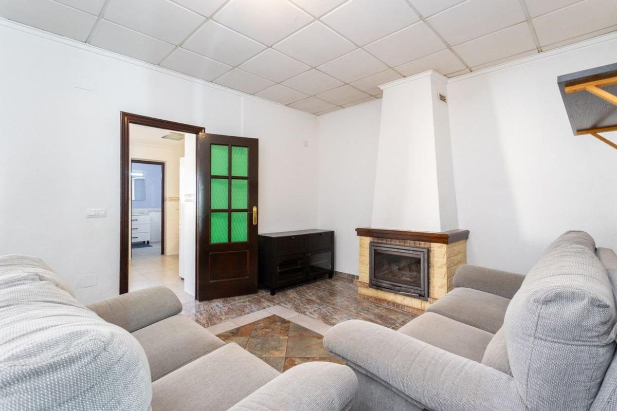 property-499473-7-medium Chalet adosado en calle Capitán Cortés