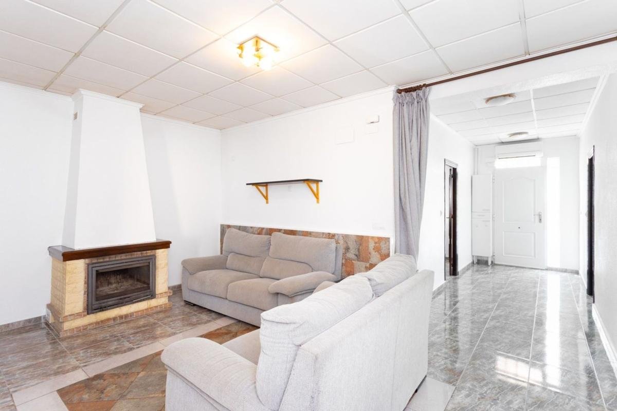 property-499473-9-medium Chalet adosado en calle Capitán Cortés