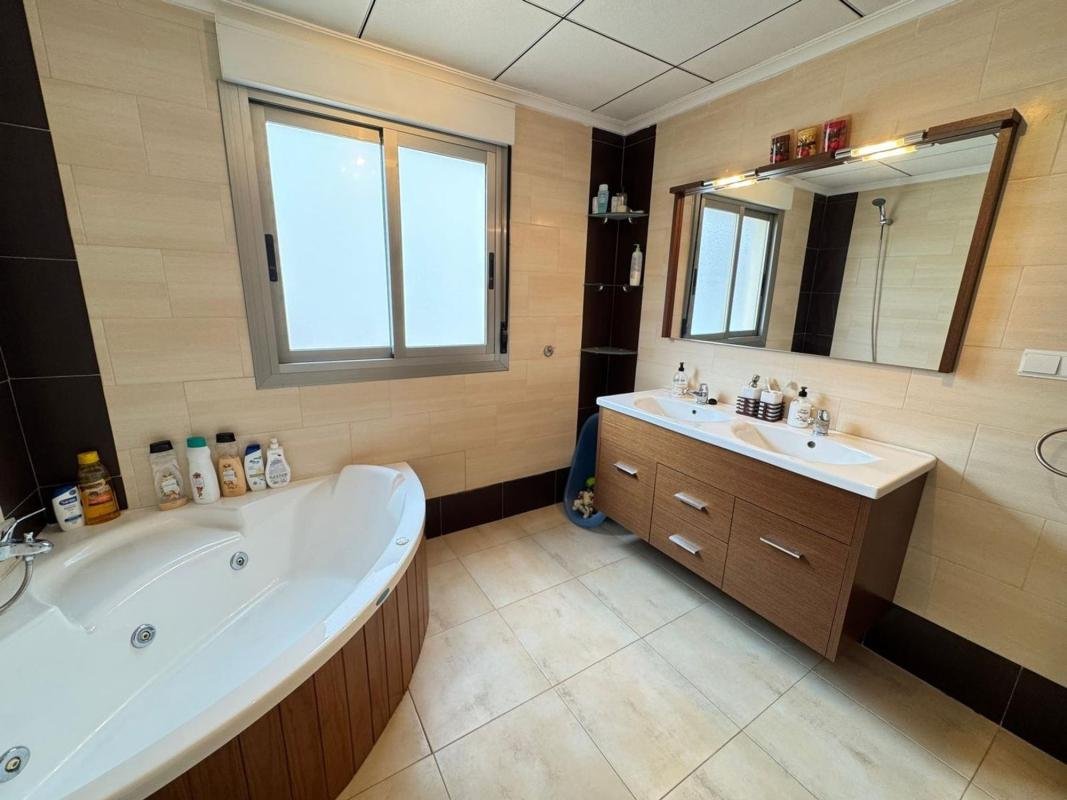 property-499978-13-medium Chalet en Urbanizaciones