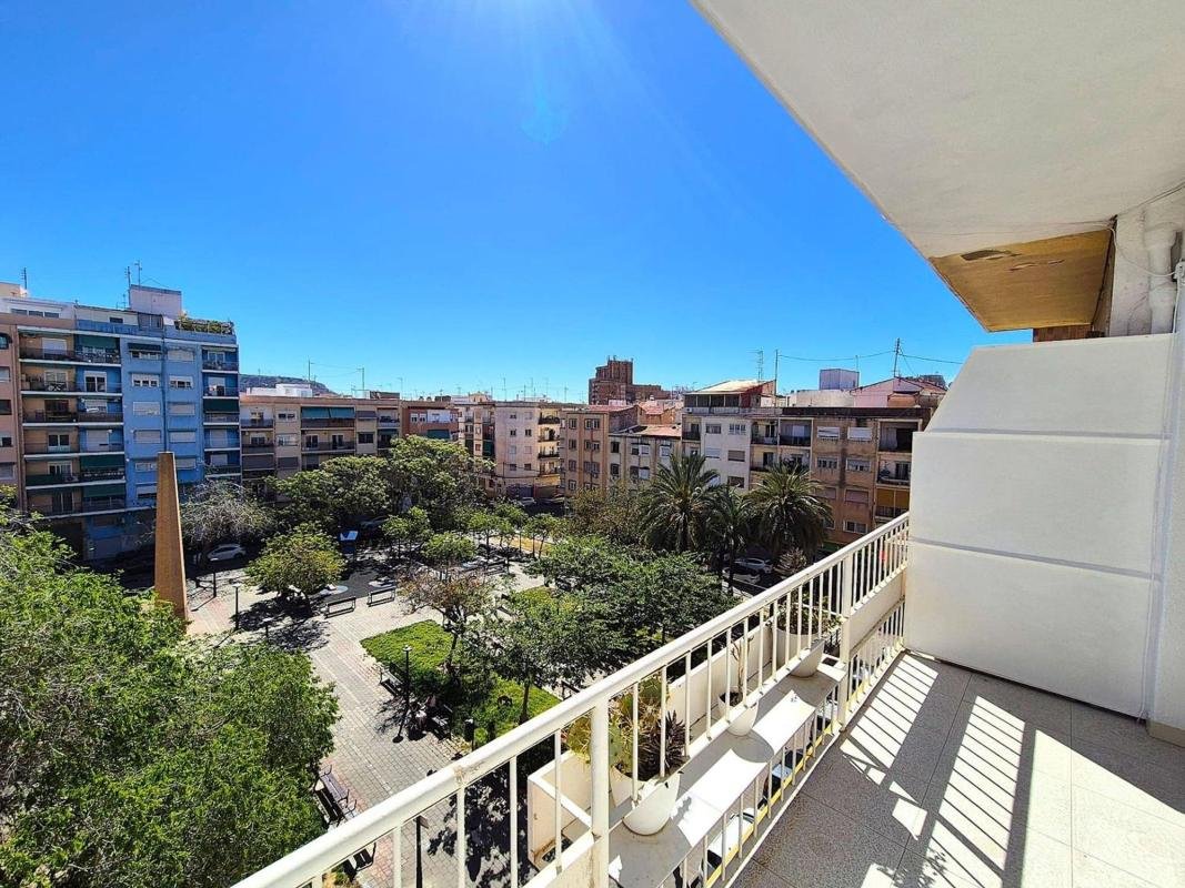 property-501205-1-medium Piso en calle General Espartero