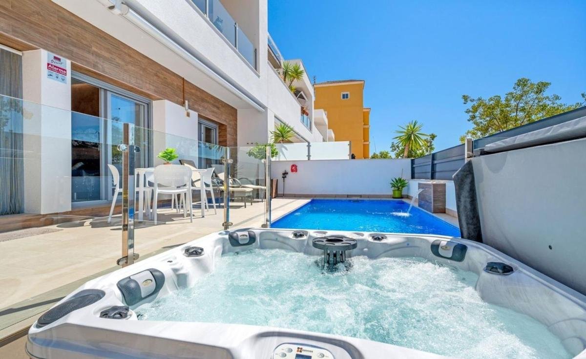 property-506422-1-medium Chalet adosado en S.A.U.R2, 7