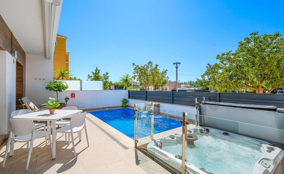 property-506422-2-medium Chalet adosado en S.A.U.R2, 7