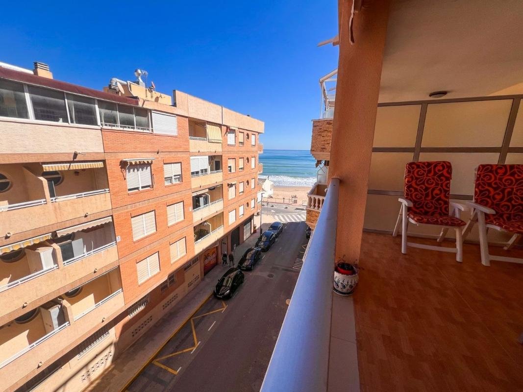 property-506572-1-medium Piso en calle Azorín, 7