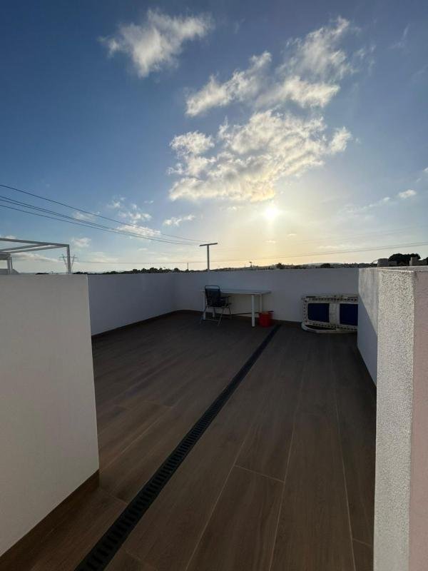 Chalet adosado en Calle Amapola, Los Montesinos