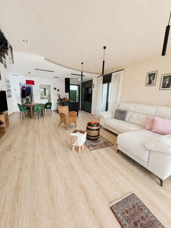 Chalet adosado en Calle Amapola, Los Montesinos