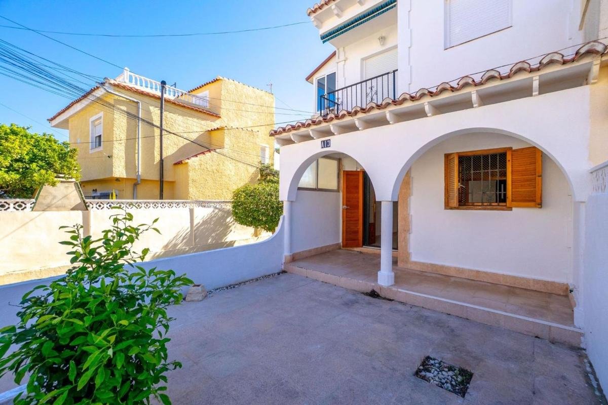 property-522802-1-medium Piso en La Siesta – El Salado – Torreta, Torrevieja