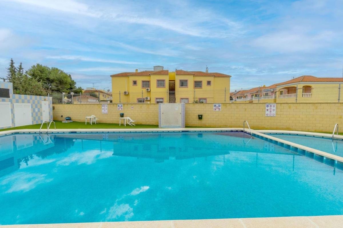 property-522802-2-medium Piso en La Siesta – El Salado – Torreta, Torrevieja