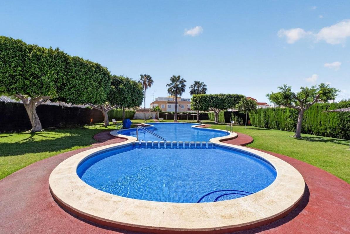 Piso en Calle Cesar Rodriguez Mateo, La Siesta – El Salado – Torreta, Torrevieja