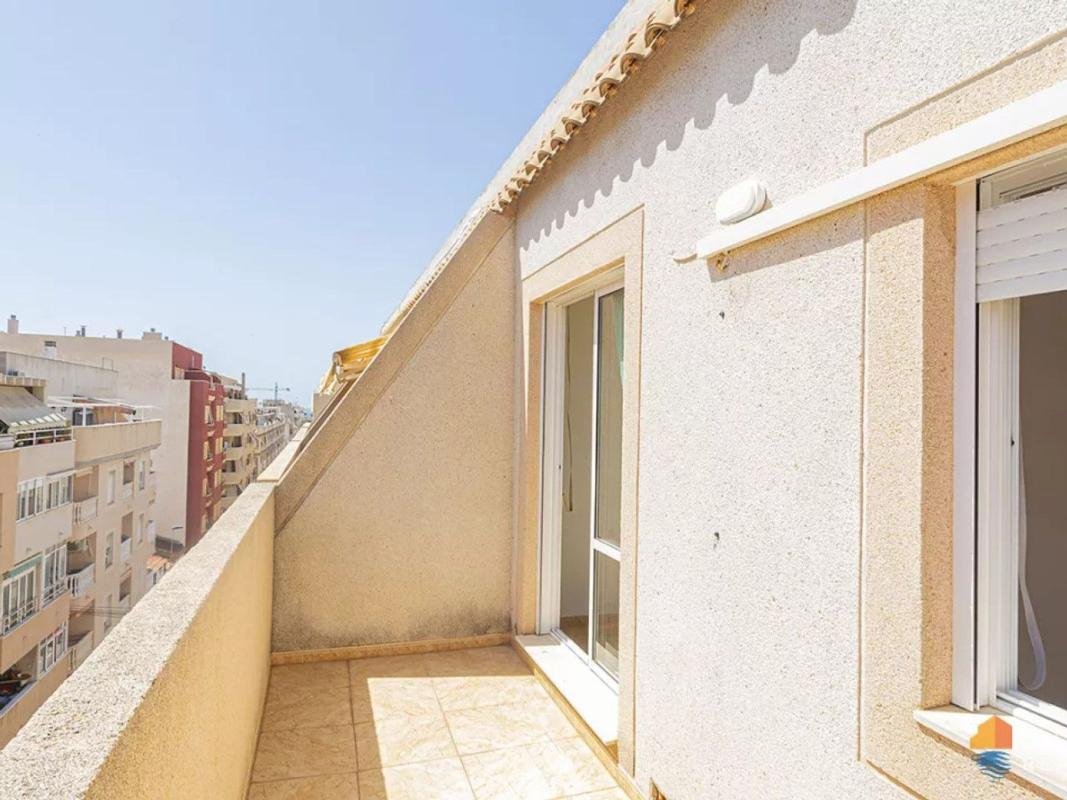 property-523631-2-medium Ático en Rambla Juan Mateo García, Centro – Muelle Pesquero, Torrevieja