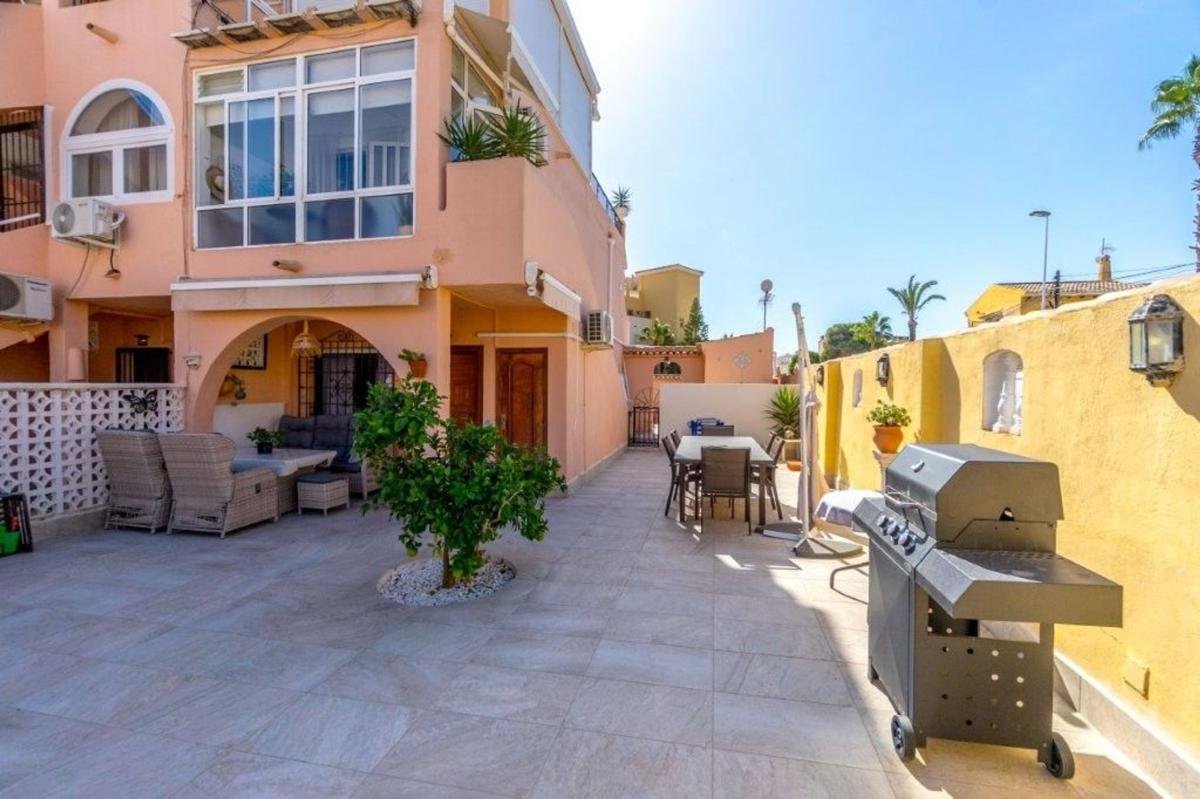 property-523730-1-medium Piso en Calle Gabriela Mistral, 24, Zona los Frutales, Torrevieja
