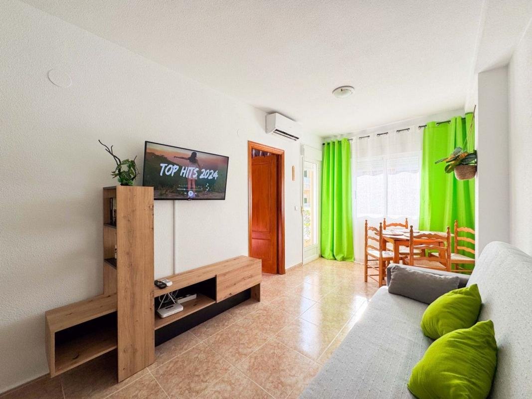 property-523806-2-medium Piso en Calle del Huerto, Parque de las Naciones, Torrevieja