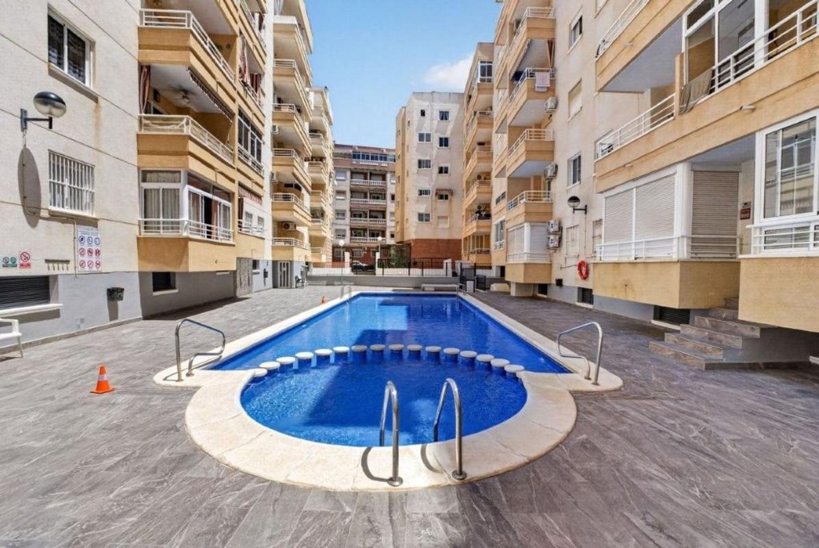 property-524418-1-medium Piso en Calle Moriones, 48, Antonio Machado, Torrevieja