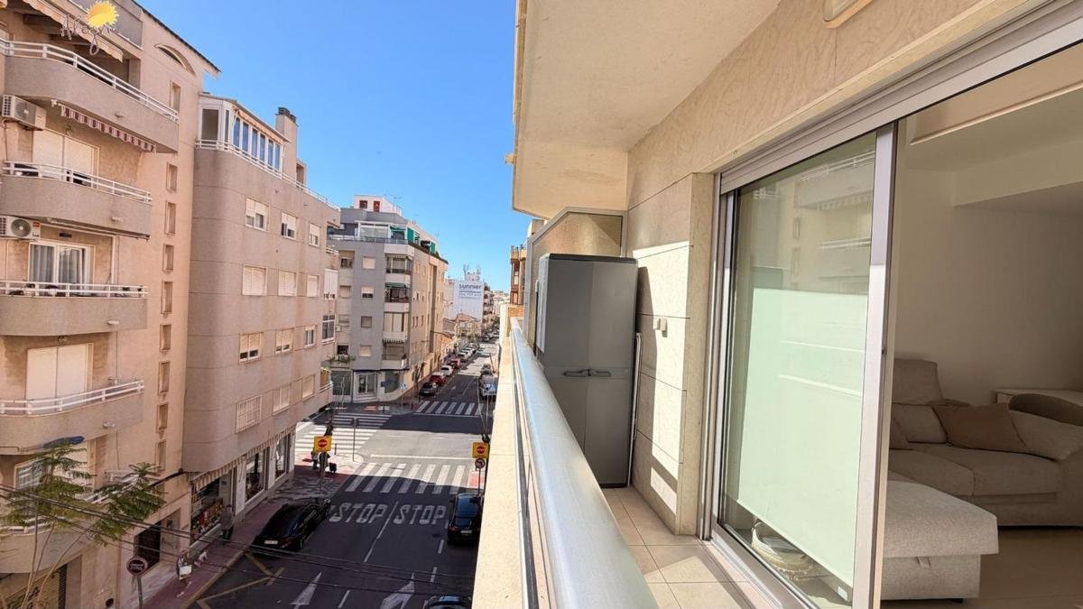 property-524672-2-medium Piso en Calle San Policarpo, Parque de las Naciones, Torrevieja