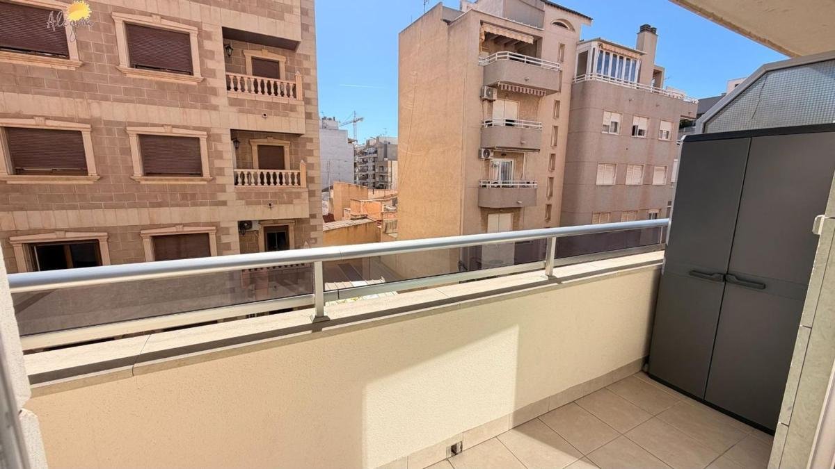 property-524672-3-medium Piso en Calle San Policarpo, Parque de las Naciones, Torrevieja