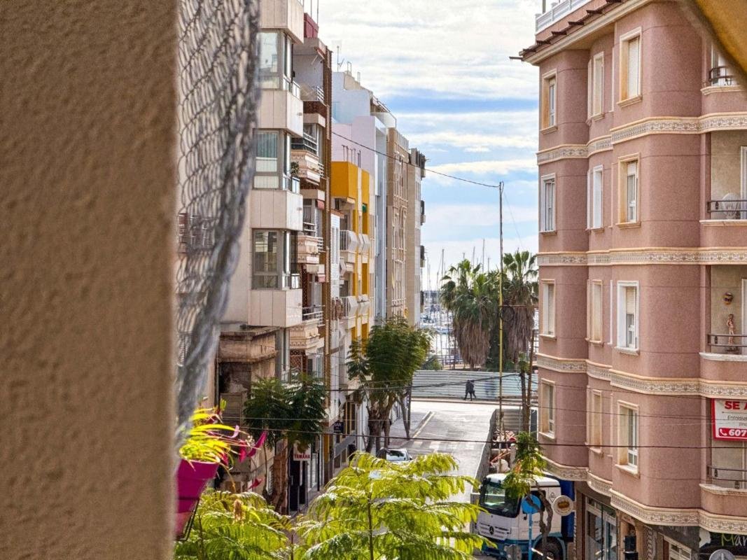 property-524732-1-medium Piso en Calle de Orihuela, Centro – Muelle Pesquero, Torrevieja