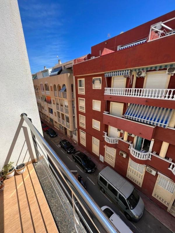 property-525102-1-medium Piso en Playa de los Locos, Torrevieja