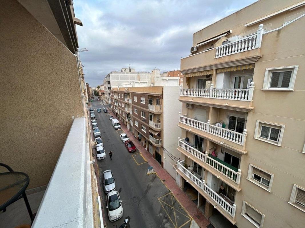 Piso en Calle Vicente Blasco Ibáñez, Las Piscinas Naturales, Torrevieja