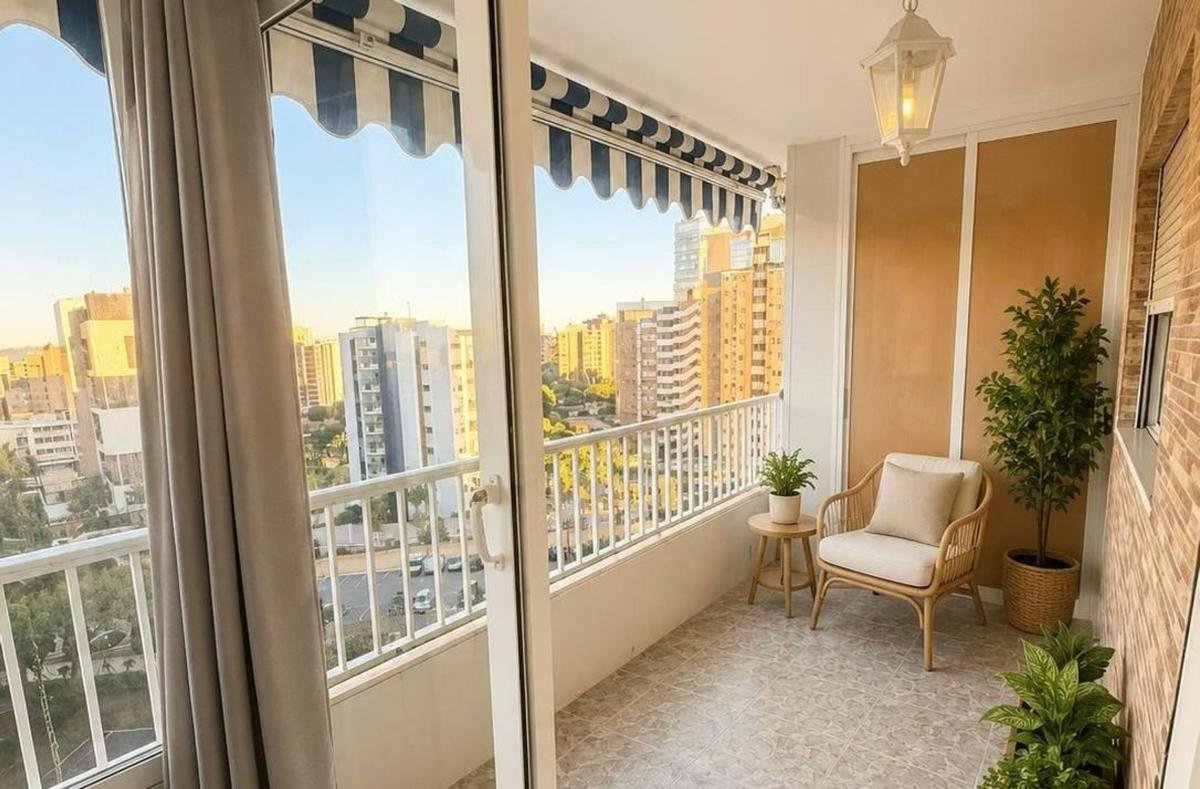 property-525328-1-medium Piso en Avenida Benidorm, Playa de San Juan, Alicante / Alacant
