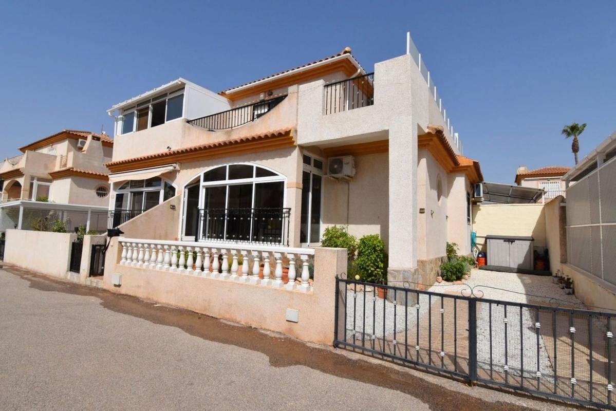 Chalet adosado en Playa Flamenca, Orihuela
