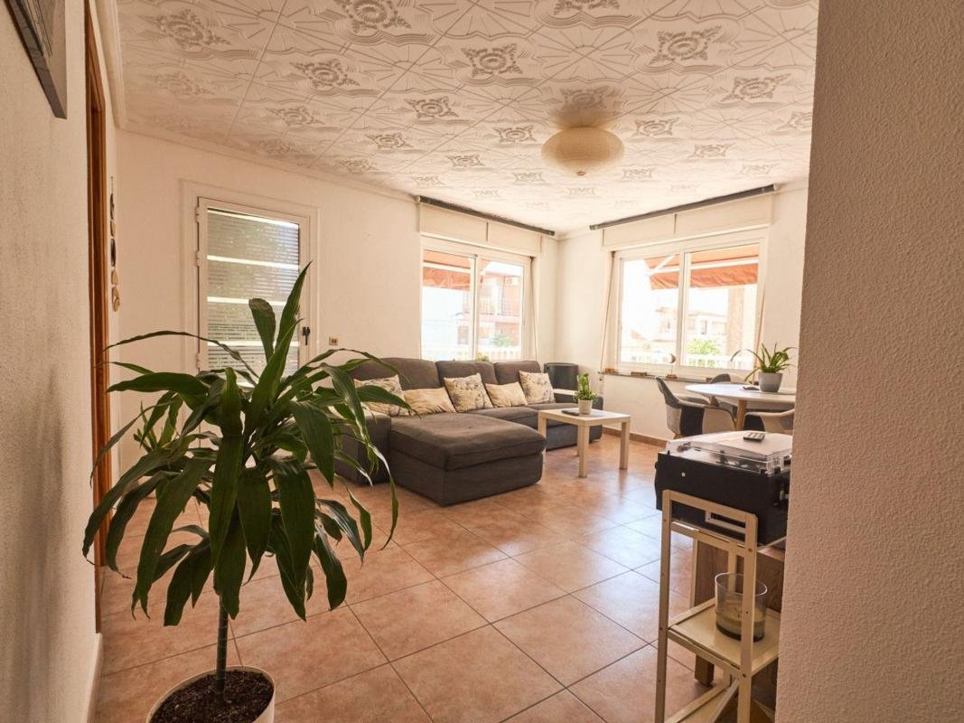 property-525880-1-medium Piso en Calle Patricio Perez, Centro – Muelle Pesquero, Torrevieja