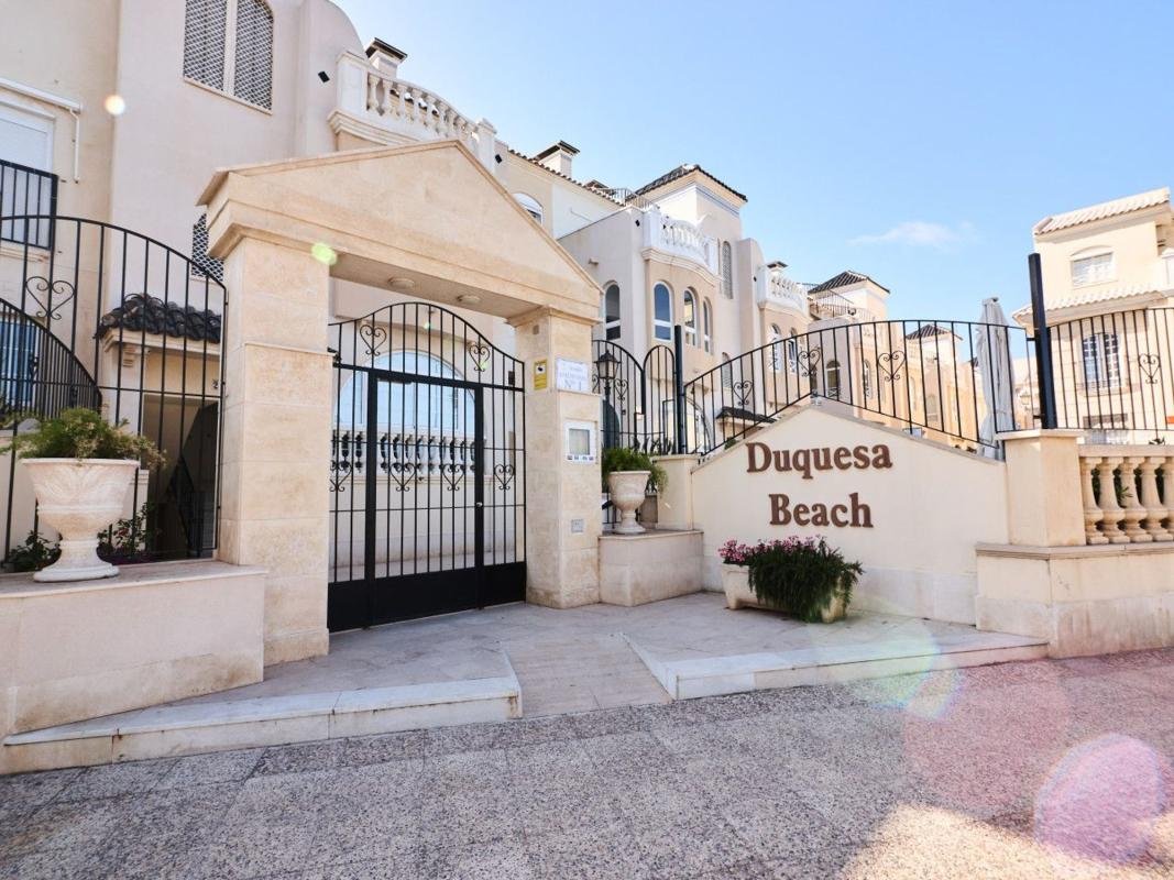 property-525893-1-medium Piso en Calle Poeta Rabindranath Tagore, Zona los Frutales, Torrevieja